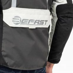 Giacca Moto Befast RIDDICK CE Certificata Nero Grigio Chiaro 24 Giacca Moto Befast RIDDICK CE Certificata Nero Grigio Chiaro -Negozio al dettaglio BEFAST 2022 dettaglio retro shooting befast riddick nero grigio chiaro 1