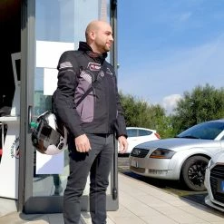 BEFAST Cinghia Tracolla Porta Casco Aggancio Micrometrico Motoabbigliamento.it Nero 10 BEFAST Cinghia Tracolla Porta Casco Aggancio Micrometrico Motoabbigliamento.it Nero -Negozio al dettaglio BEFAST 2022 img 20210421 101343 ok 2