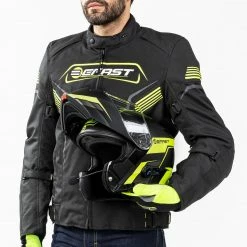 Giacca Moto Touring Befast BLUME CE 3 Strati Nero Giallo 14 Giacca Moto Touring Befast BLUME CE 3 Strati Nero Giallo -Negozio al dettaglio BEFAST 2022 shooting befast blume nero giallo 4 1