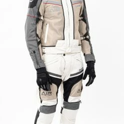 Kit Completo Transformer Klima CE 3 Strati Grigio - Giacca Moto Certificata Befast + Pantaloni Moto Certificati Befast 18 Kit Completo Transformer Klima CE 3 Strati Grigio - Giacca Moto Certificata Befast + Pantaloni Moto Certificati Befast -Negozio al dettaglio BEFAST 2022 shooting befast transformer nero grigio 4